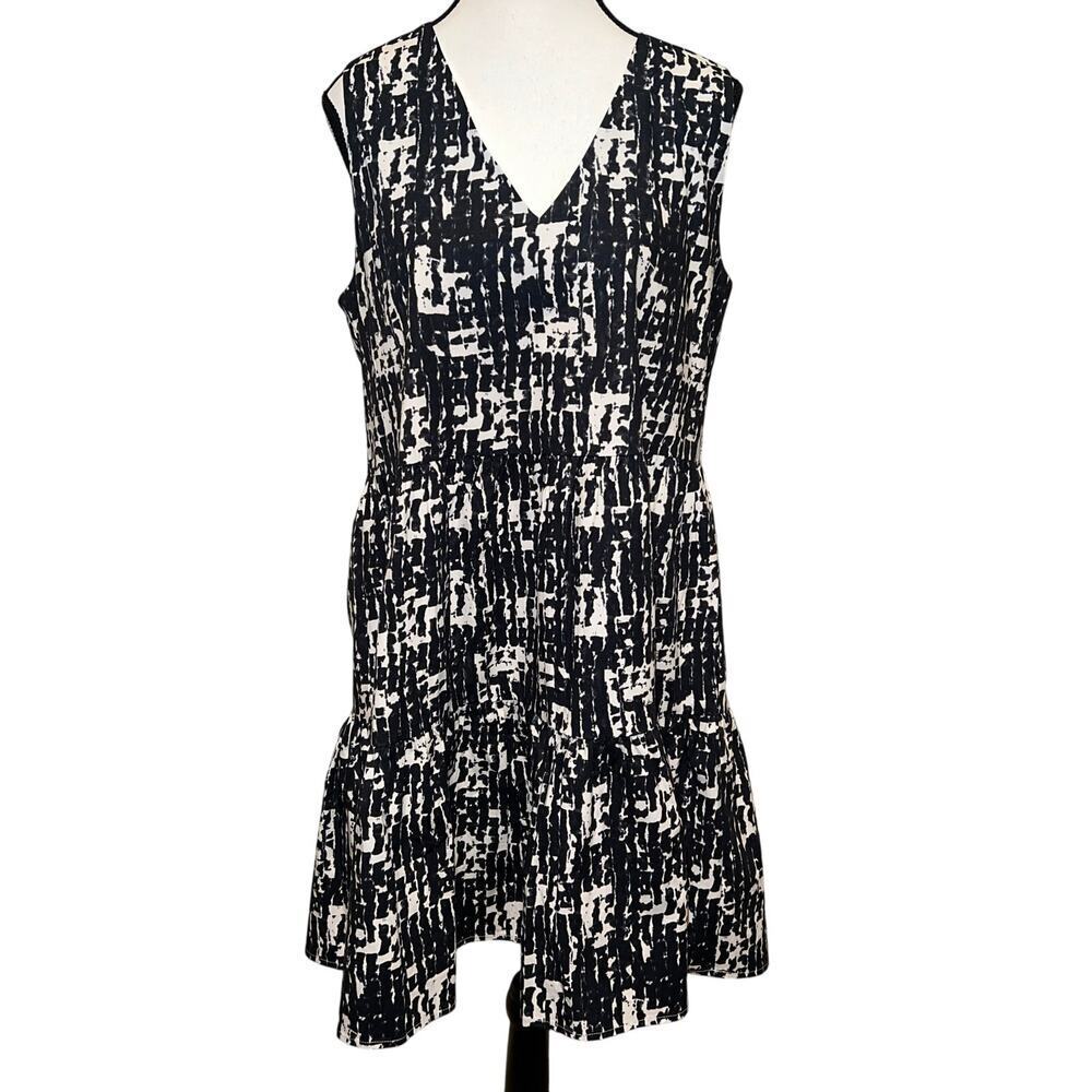 Evereve Giana Cotton Tiered V-Neck Sleeveless Shift Dress Black Ivory Size M